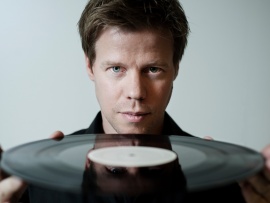 Ferry Corsten (click to view)