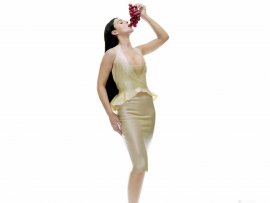 Monica Bellucci (click to view)