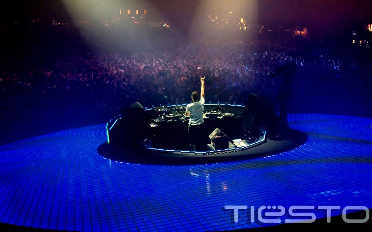 Dj Tiesto In Concert HD and Wide Wallpapers