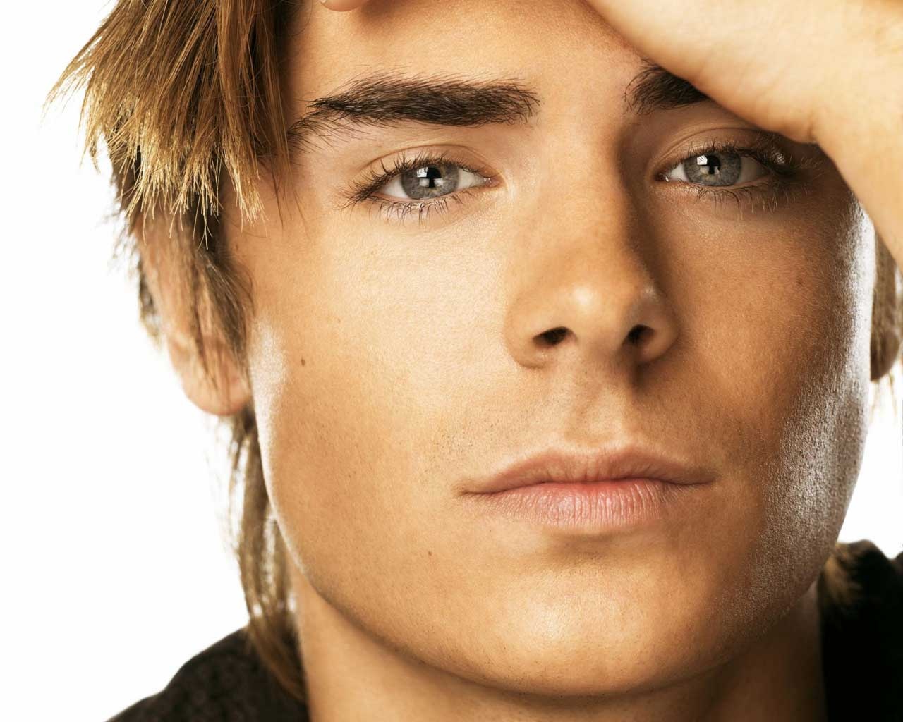 zac_efron-1280x1024.jpg (1280×1024)