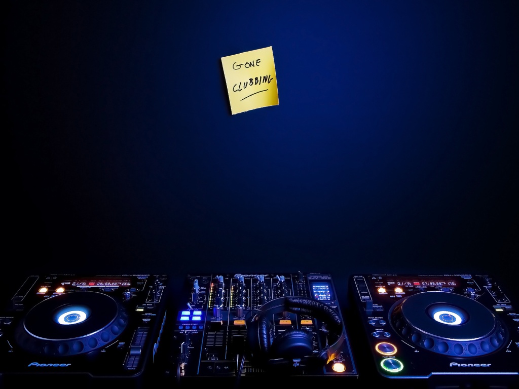 gone_clubbing-1024x768.jpg