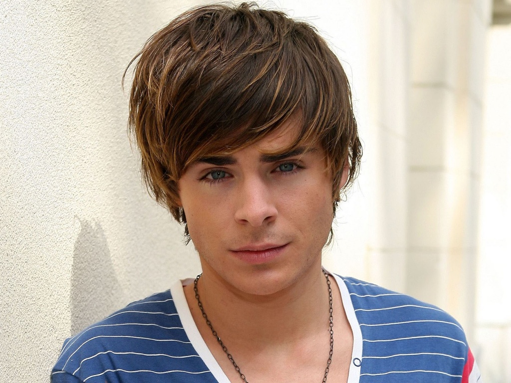 zac_efron_blue_shirt-1024x768.jpg